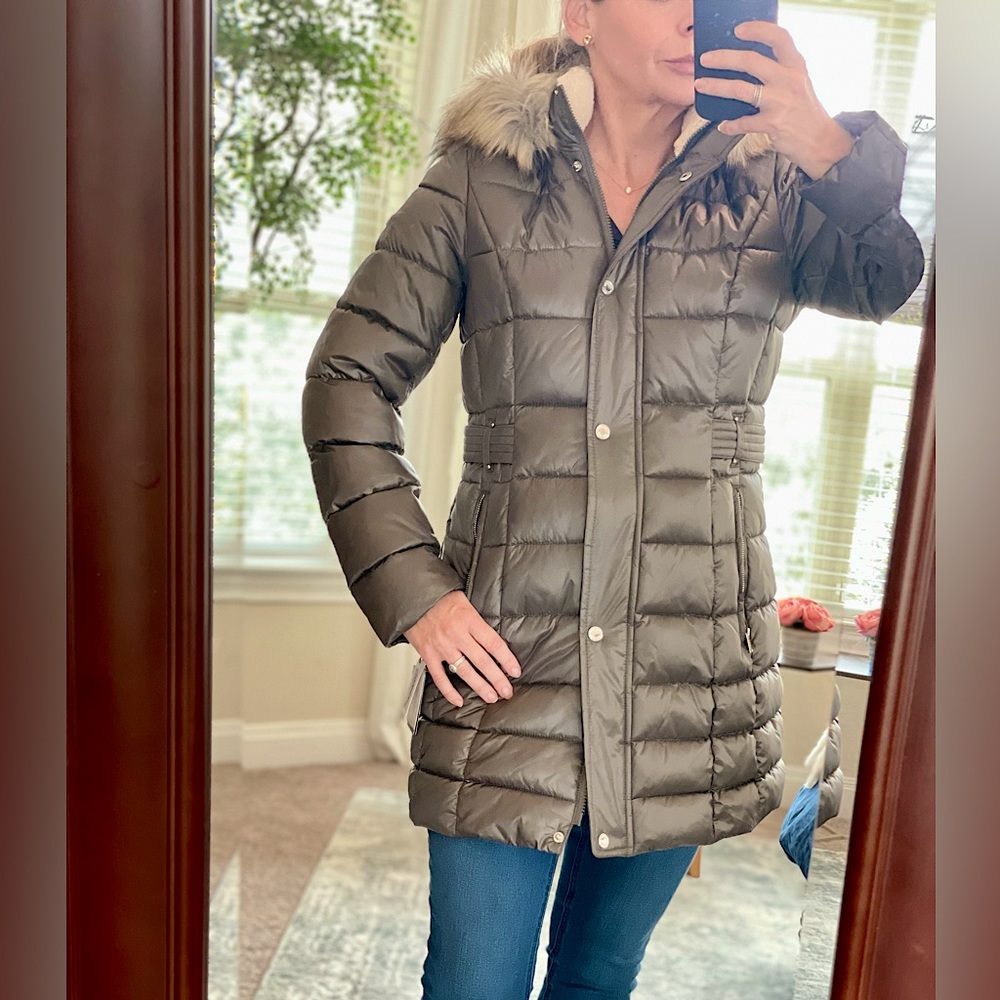 NWT Laundry by Shelli Segal 3/4 Puffer coat w/ faux fur in Smokey Grey - size S